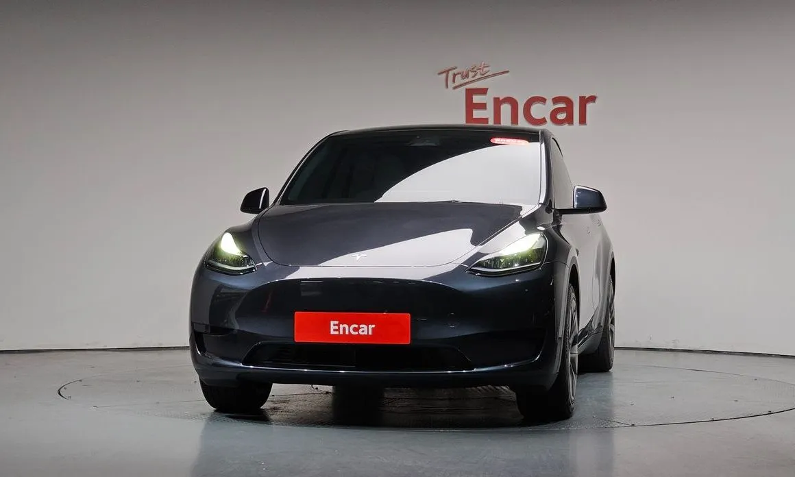 Tesla Model Y — фото 8
