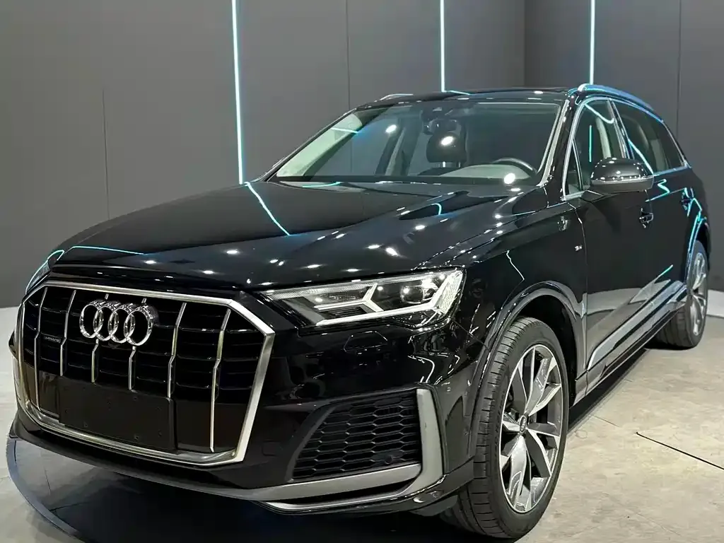 Audi Q7 — фото 1