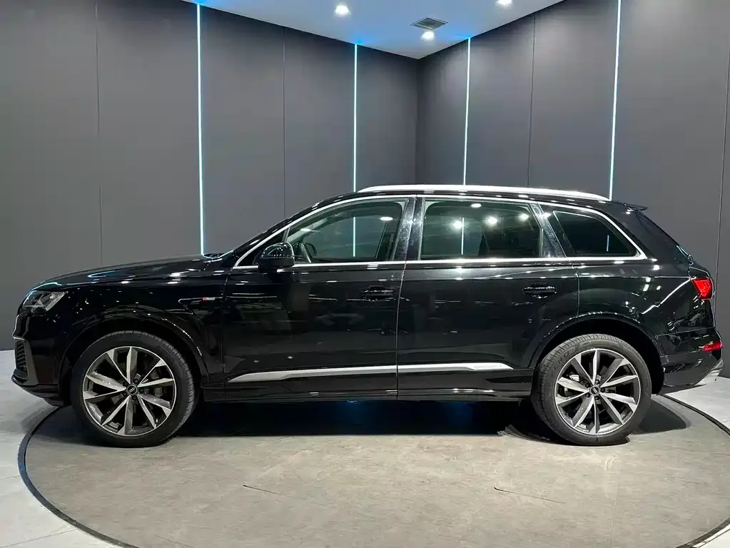 Audi Q7 — фото 8