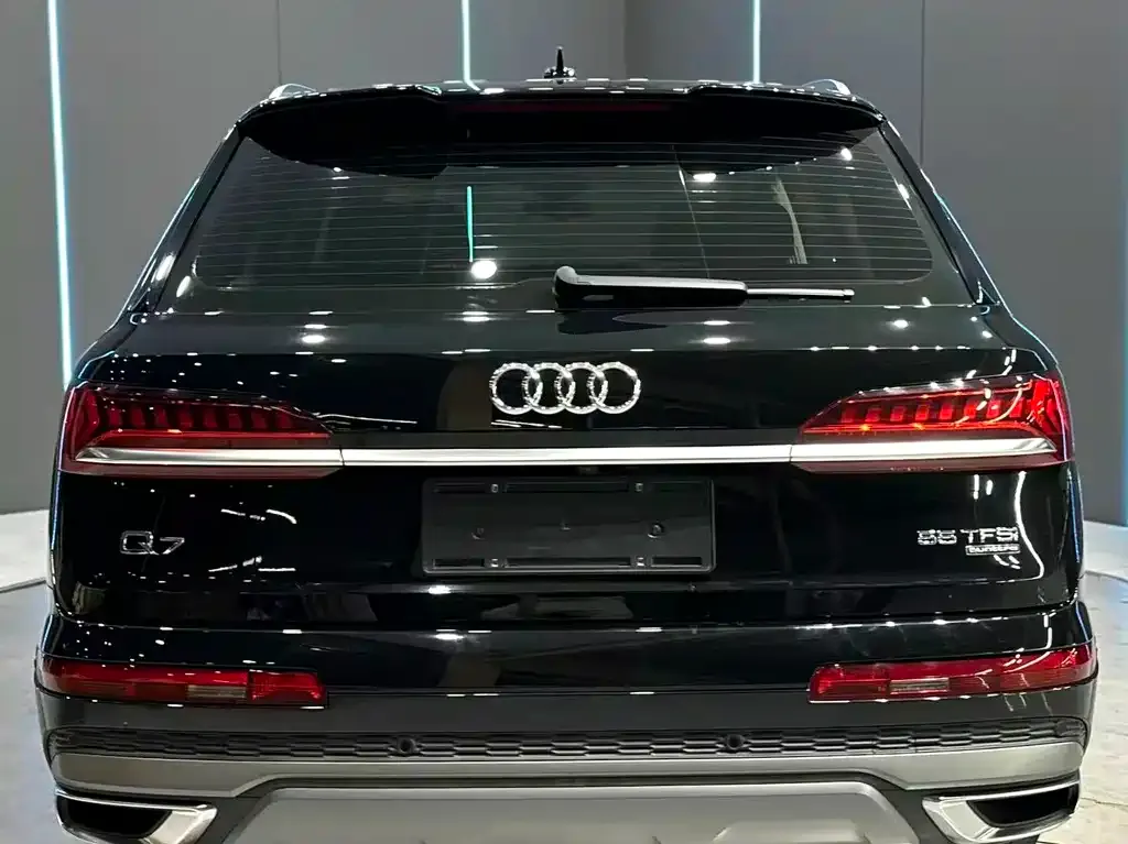 Audi Q7 — фото 6