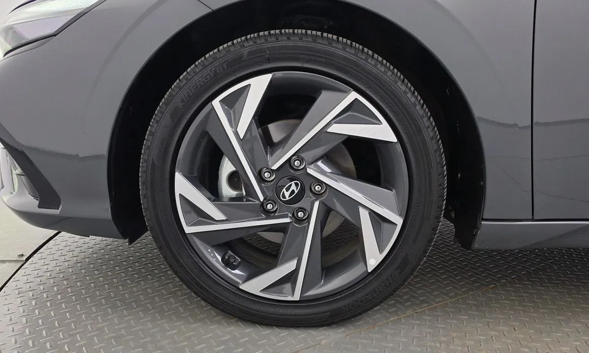 Hyundai AVANTE — фото 3