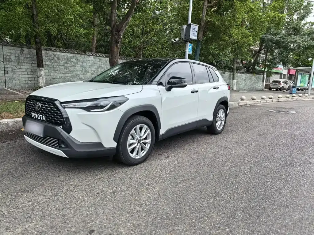 Toyota Corolla Cross — фото 10