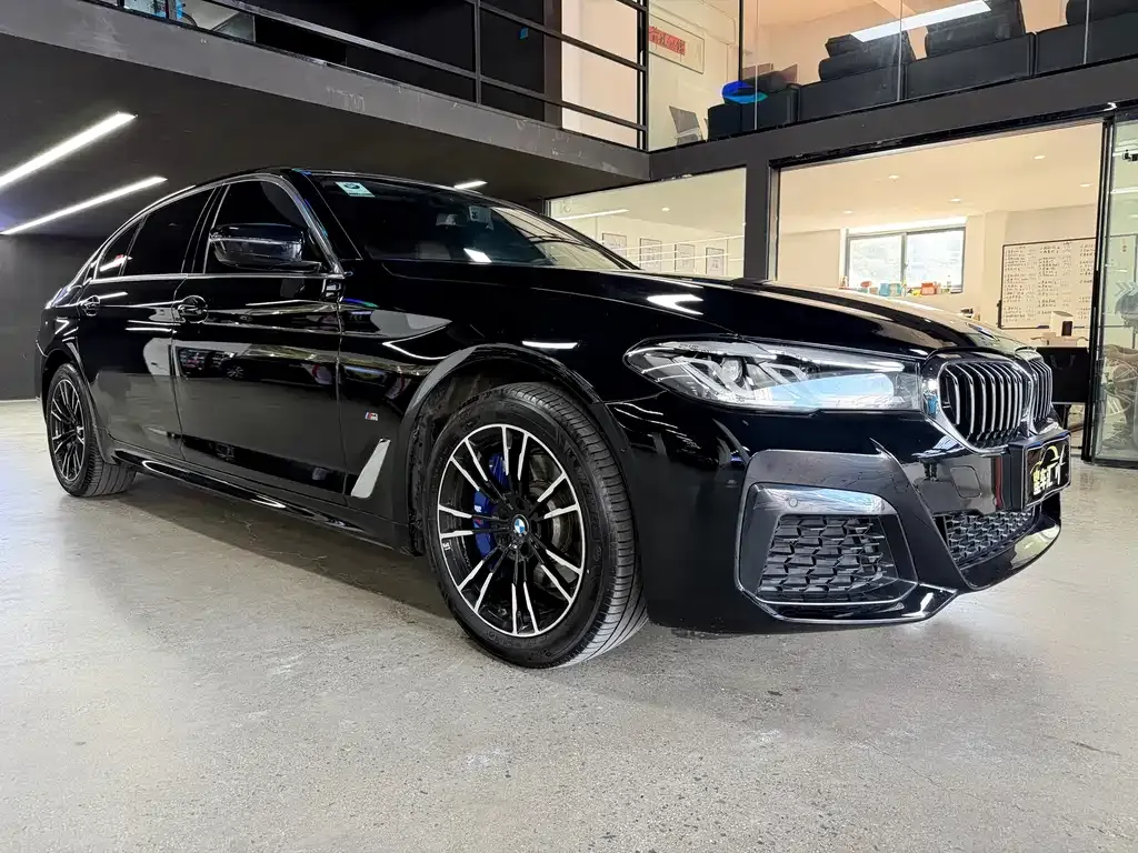 BMW 5 Series — фото 10