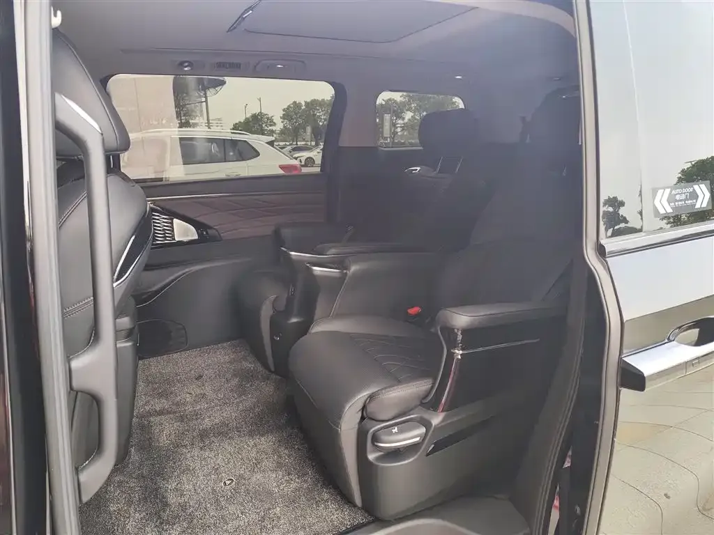 GAC Motor Trumpchi M8 — фото 2