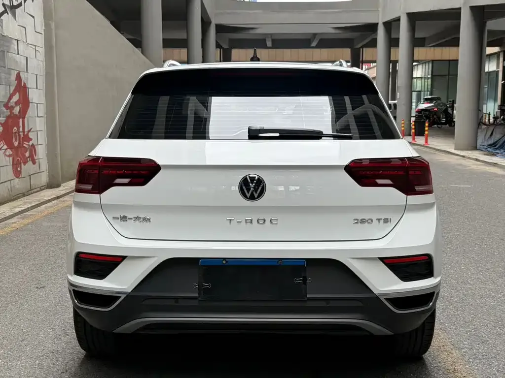 Volkswagen T-Roc — фото 10