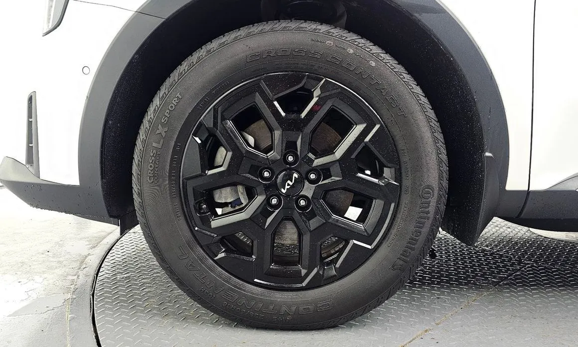 Kia Sorento — фото 9