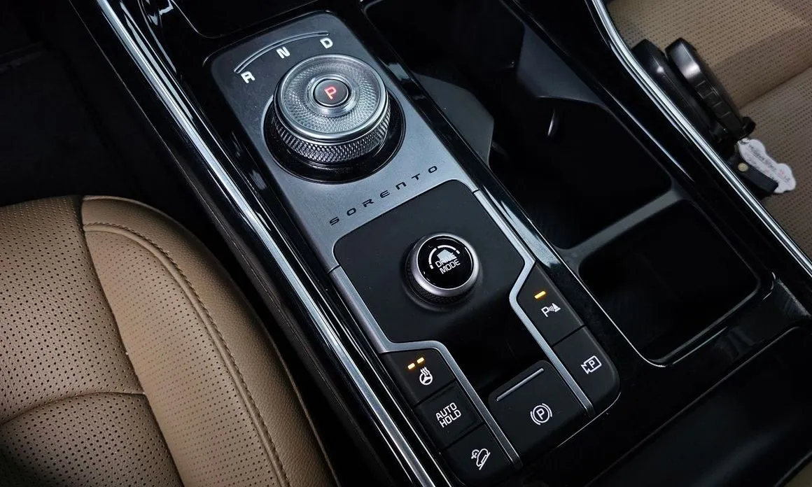 Kia Sorento — фото 8