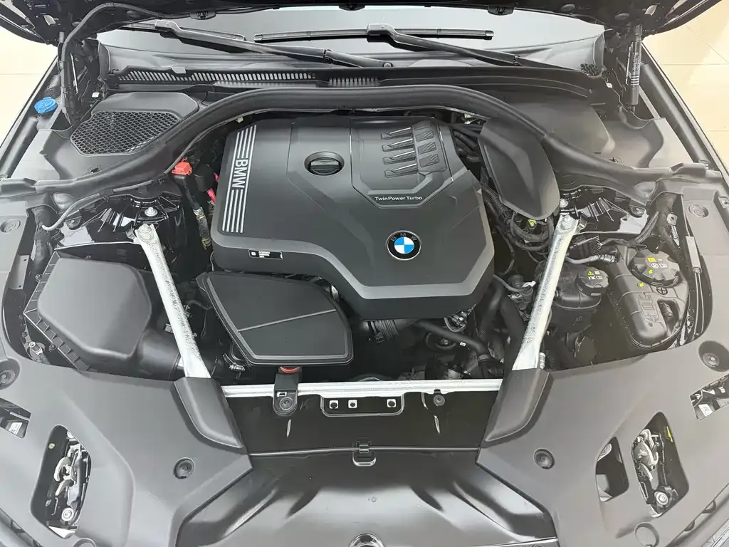 BMW 5 Series — фото 10