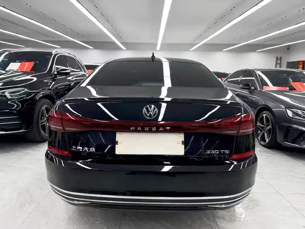 Volkswagen Passat — фото 8