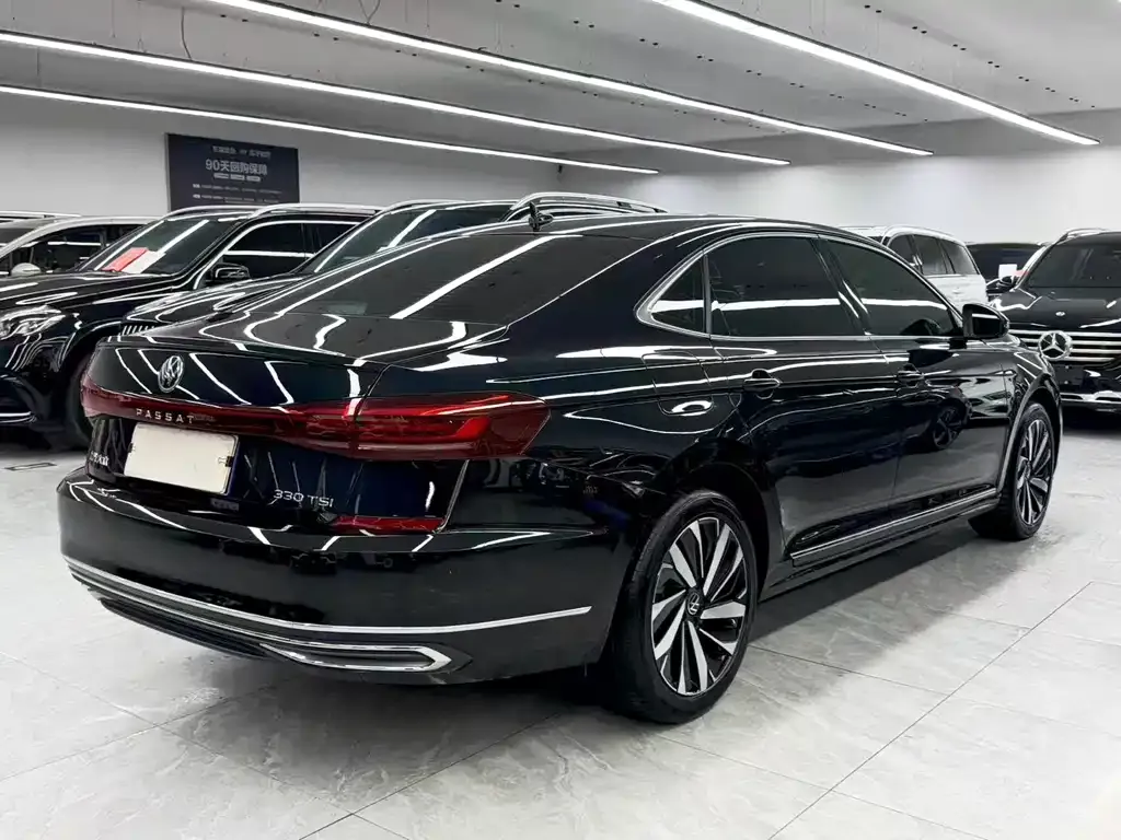 Volkswagen Passat — фото 9