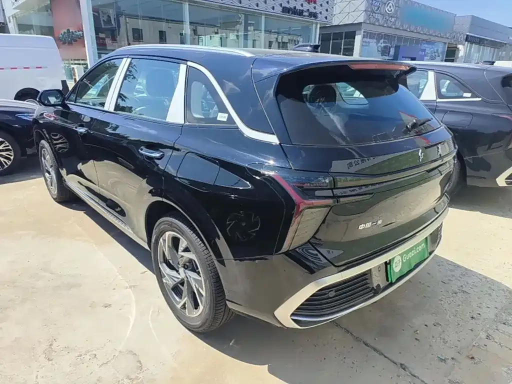 Hongqi HS3 PHEV — фото 6