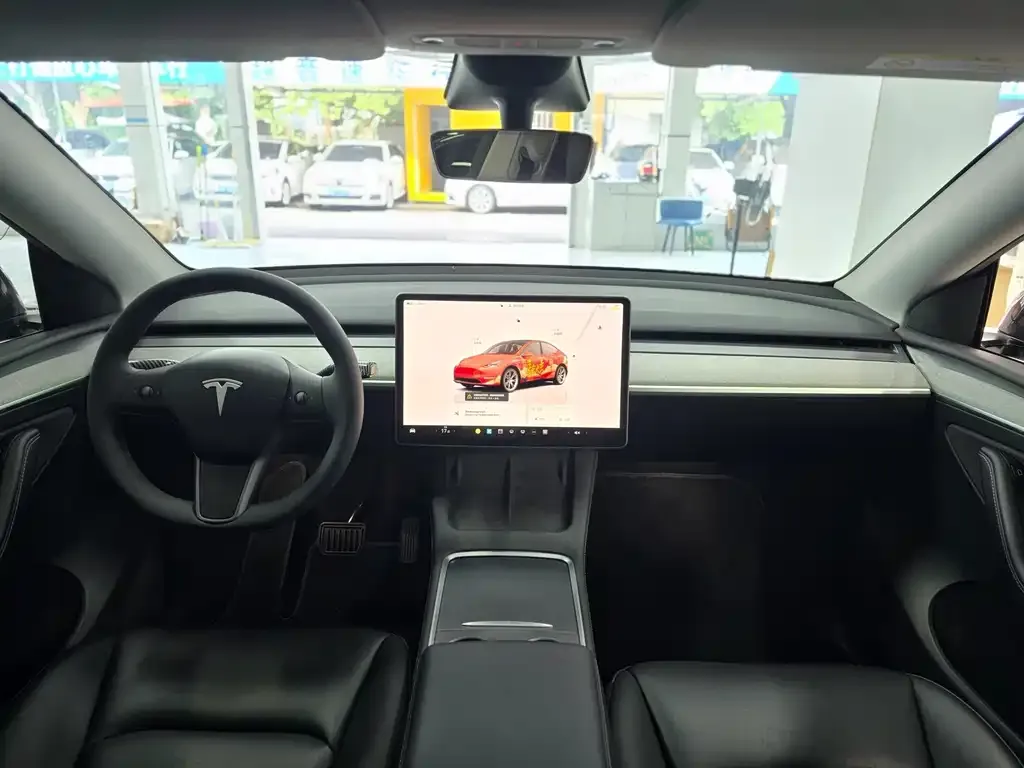 Tesla Model Y — фото 4