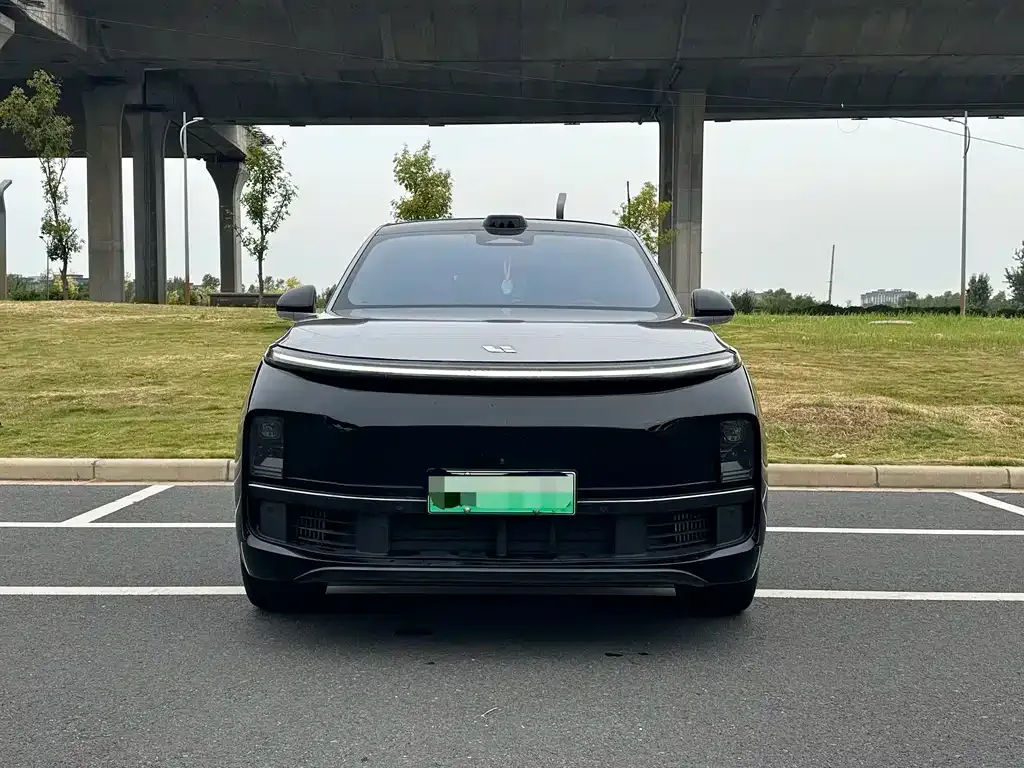 Li Auto L9 — фото 1