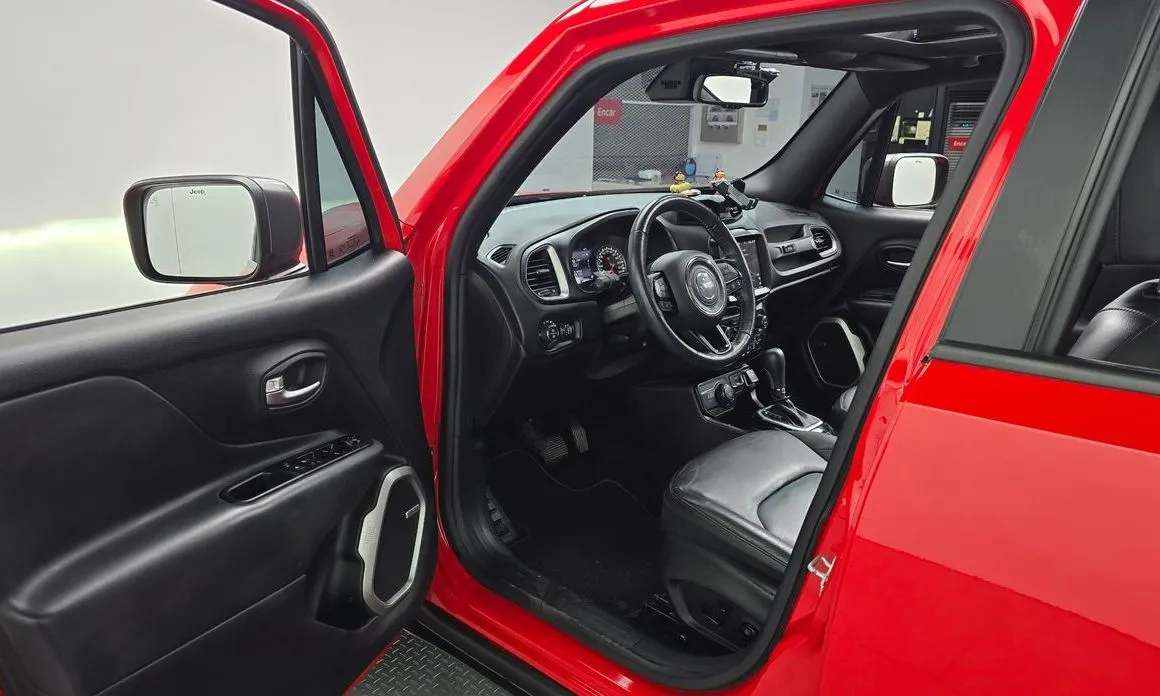 Jeep Renegade — фото 10