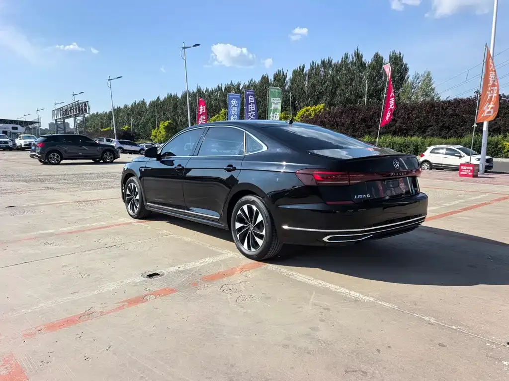 Volkswagen Passat — фото 7