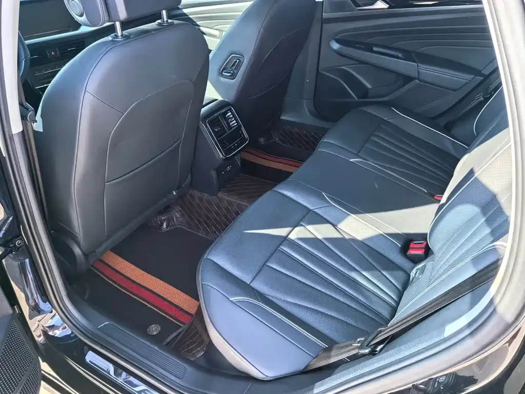 Volkswagen Passat — фото 4