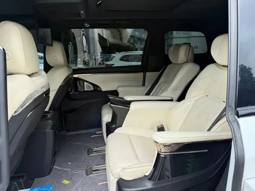 GAC Motor Trumpchi M8 — фото 10