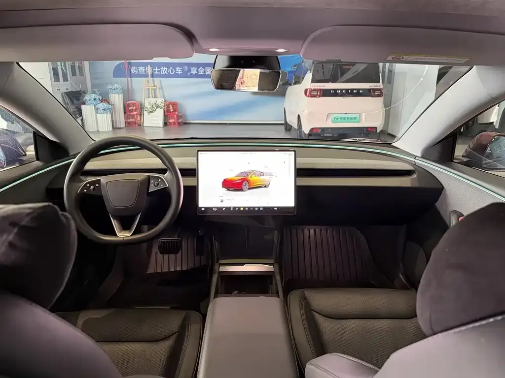 Tesla Model 3 — фото 8