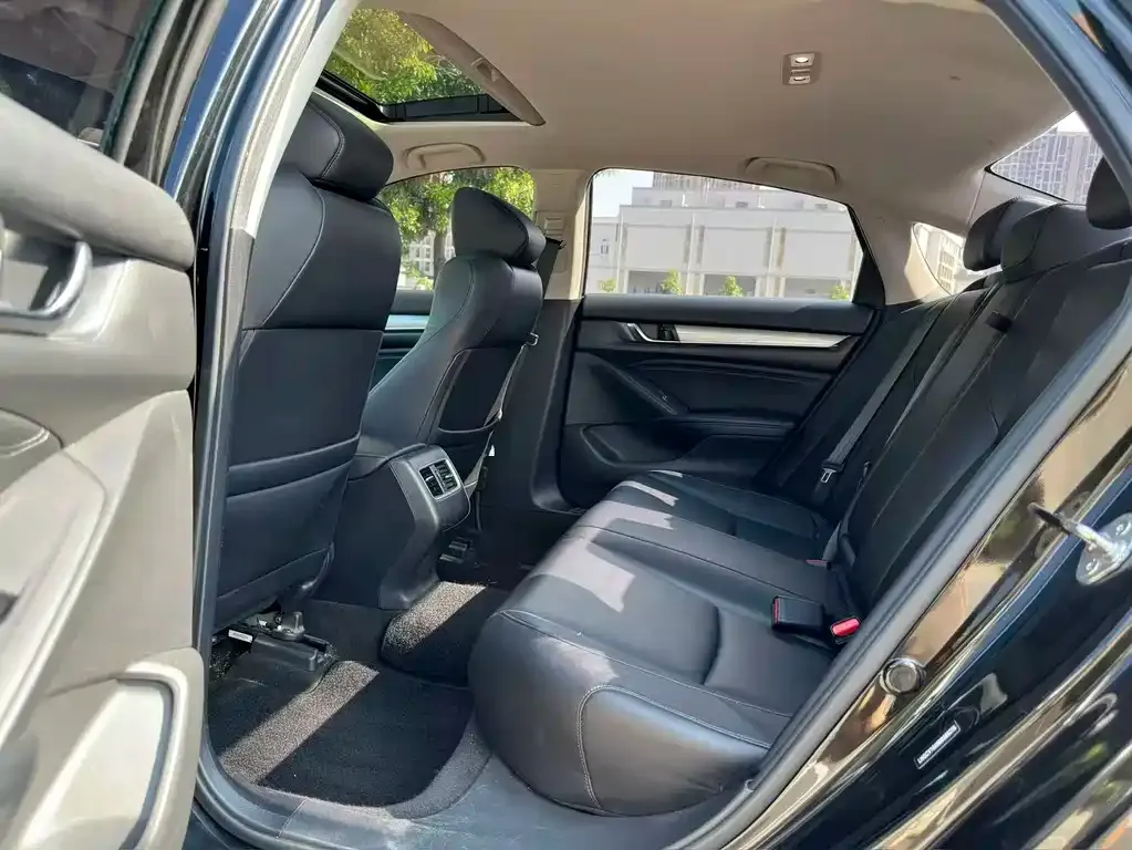 Honda Accord — фото 2