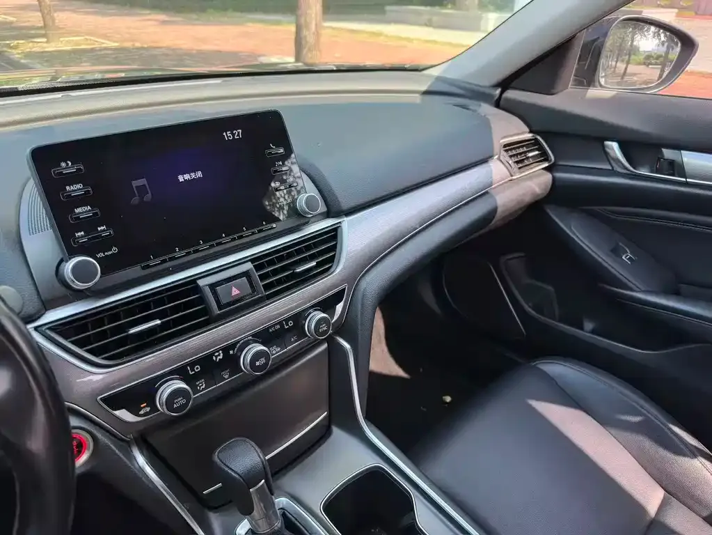 Honda Accord — фото 3
