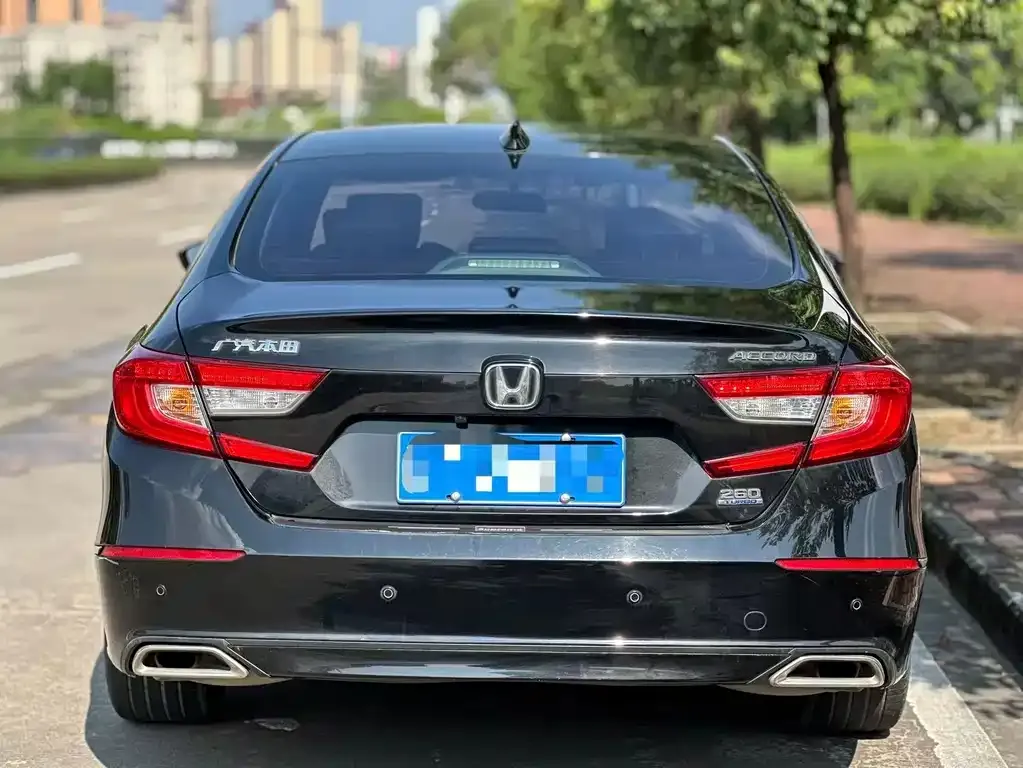 Honda Accord — фото 9