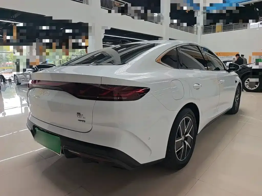 BYD Qin L — фото 8