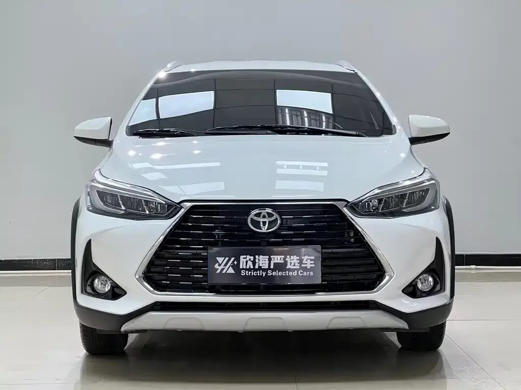 Toyota Yaris L — фото 4