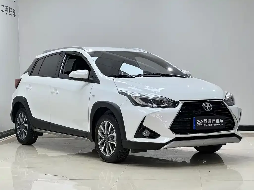 Toyota Yaris L — фото 6