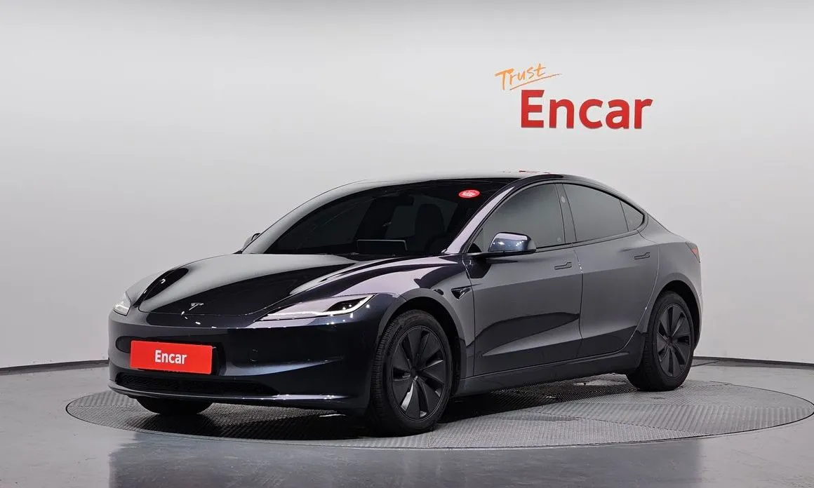 Tesla Model 3 — фото 1