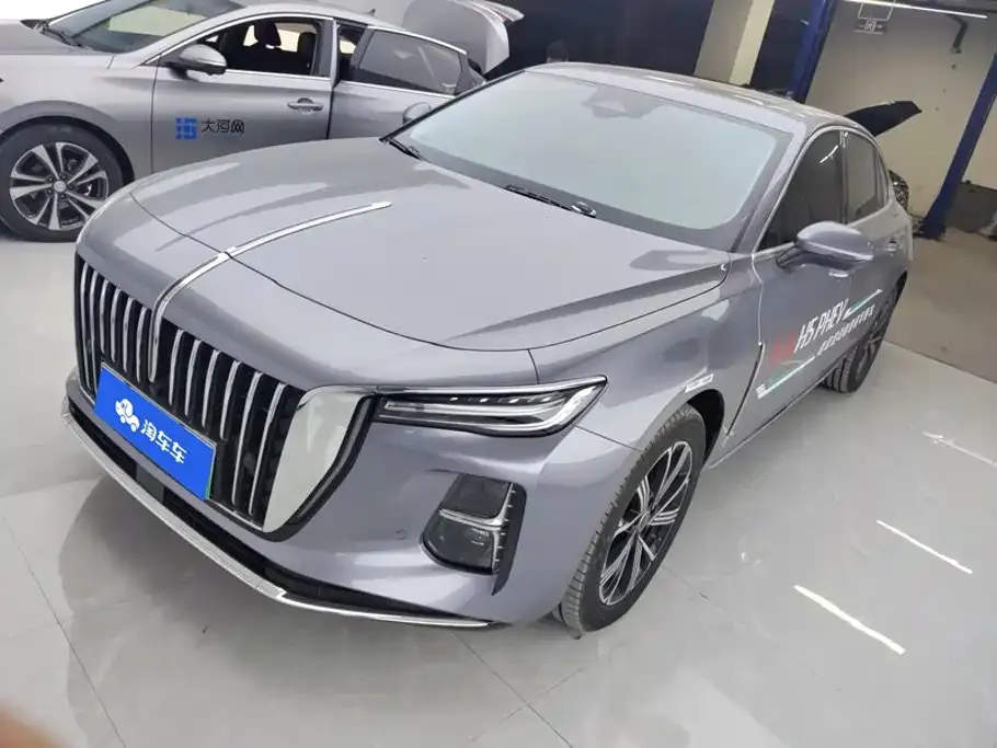 Hongqi H5 PHEV — фото 1