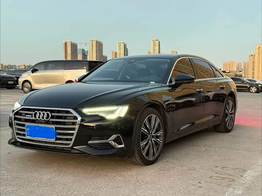 Audi A6L — фото 1