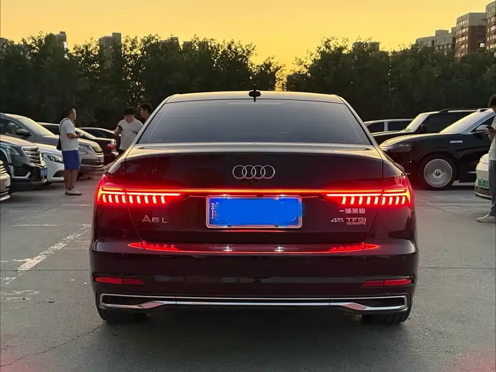 Audi A6L — фото 7