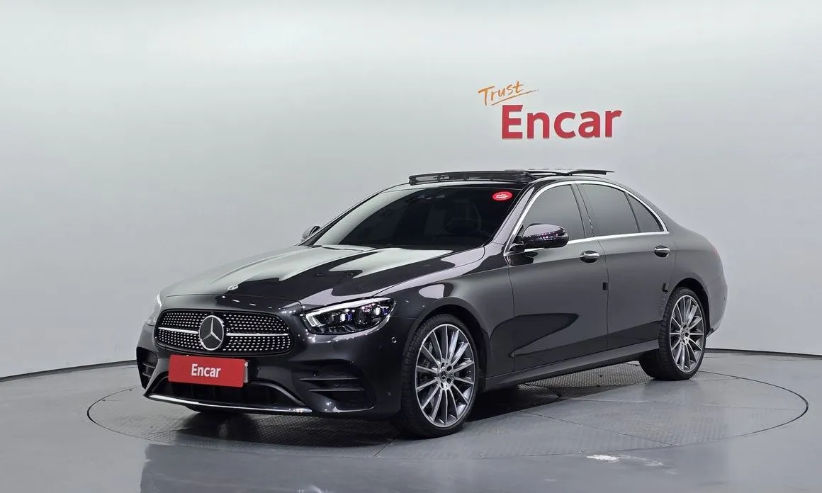 Mercedes-Benz E-Class — фото 1