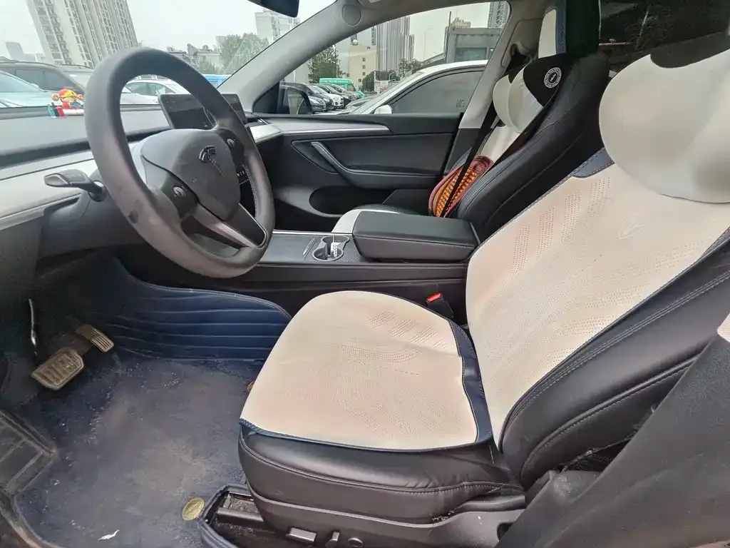 Tesla Model Y — фото 6
