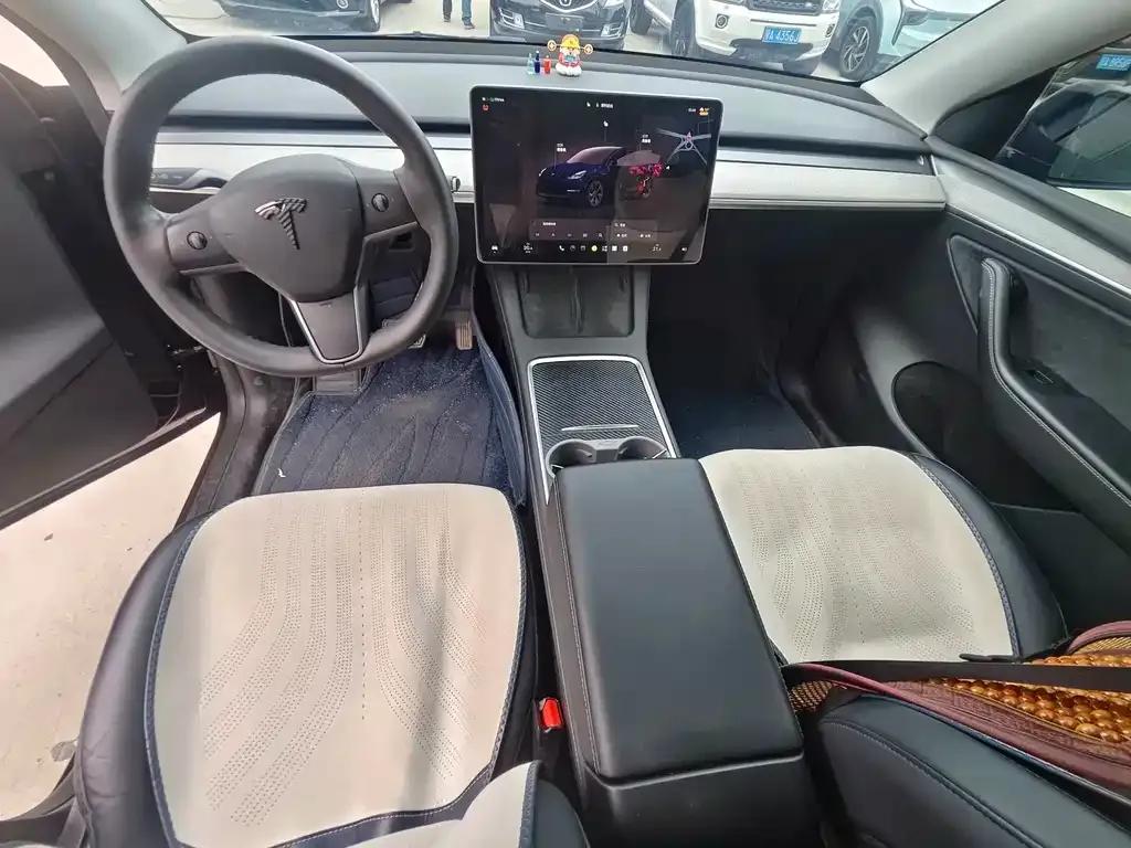 Tesla Model Y — фото 2