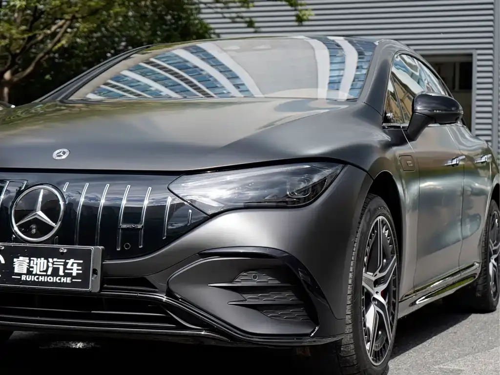 Mercedes-Benz EQE AMG — фото 3