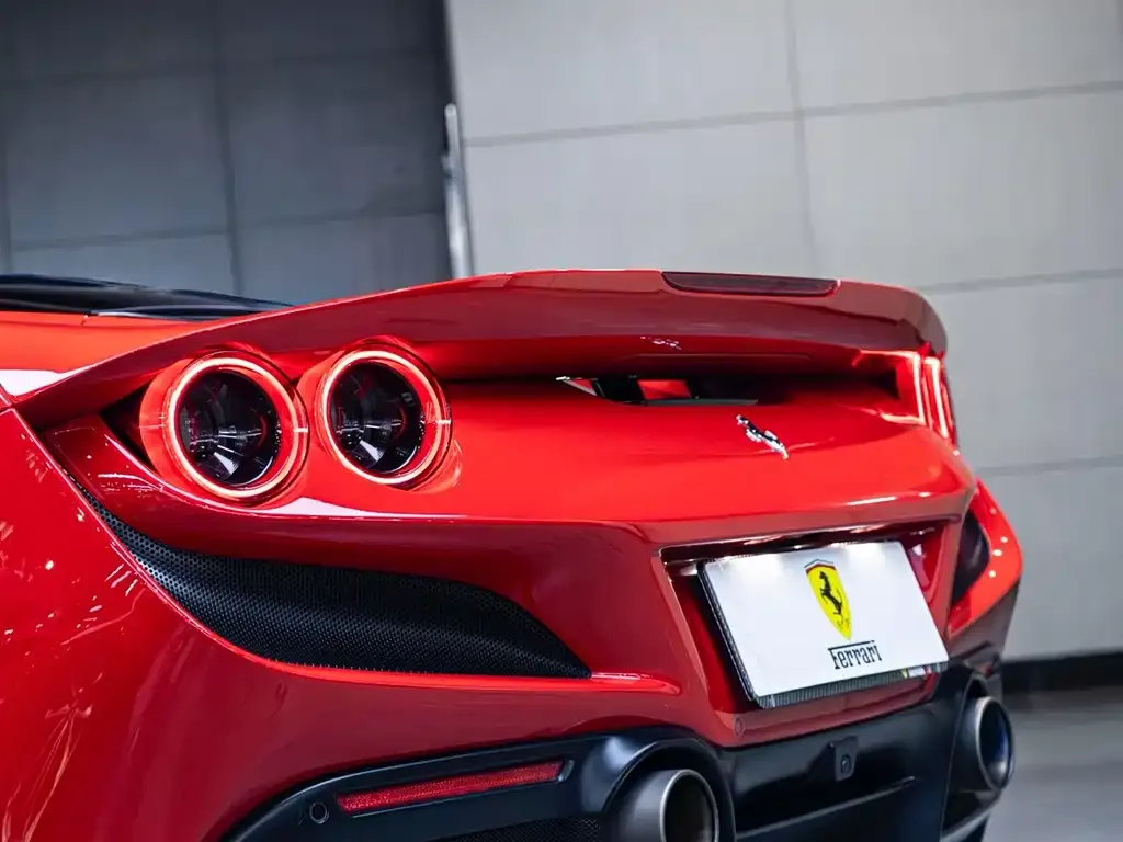 Ferrari F8 — фото 10