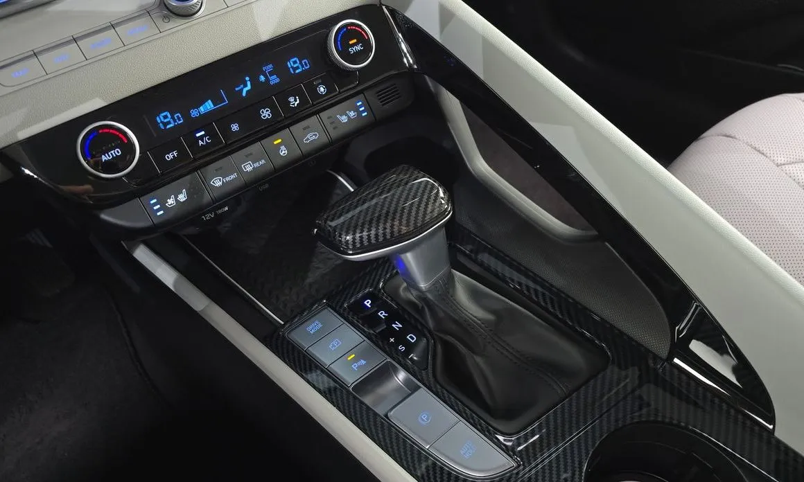 Hyundai AVANTE — фото 9