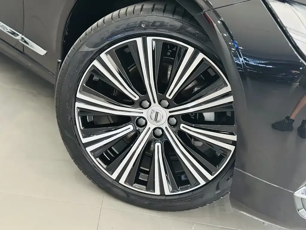 Volvo S90 — фото 4