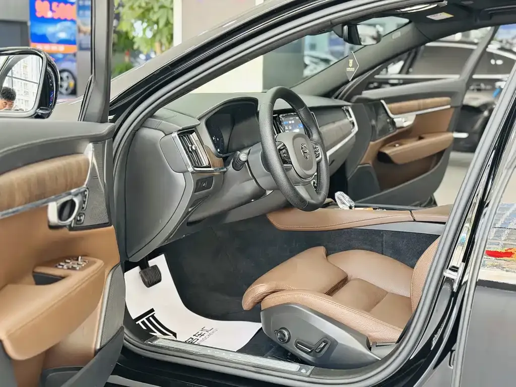 Volvo S90 — фото 10