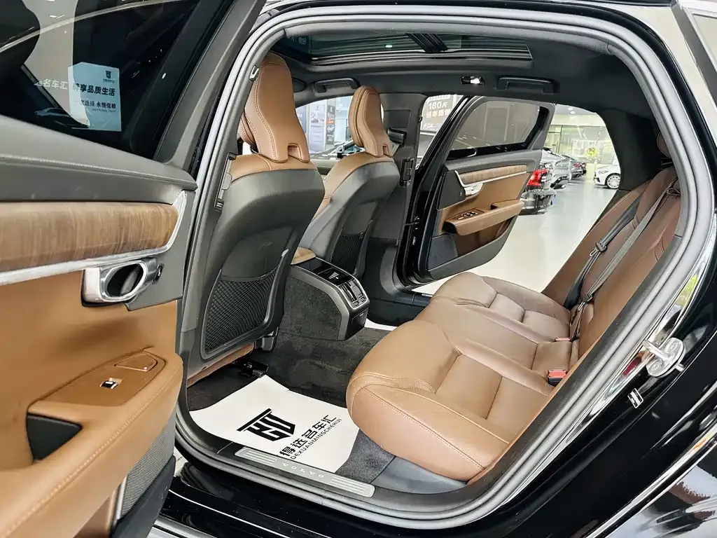 Volvo S90 — фото 3