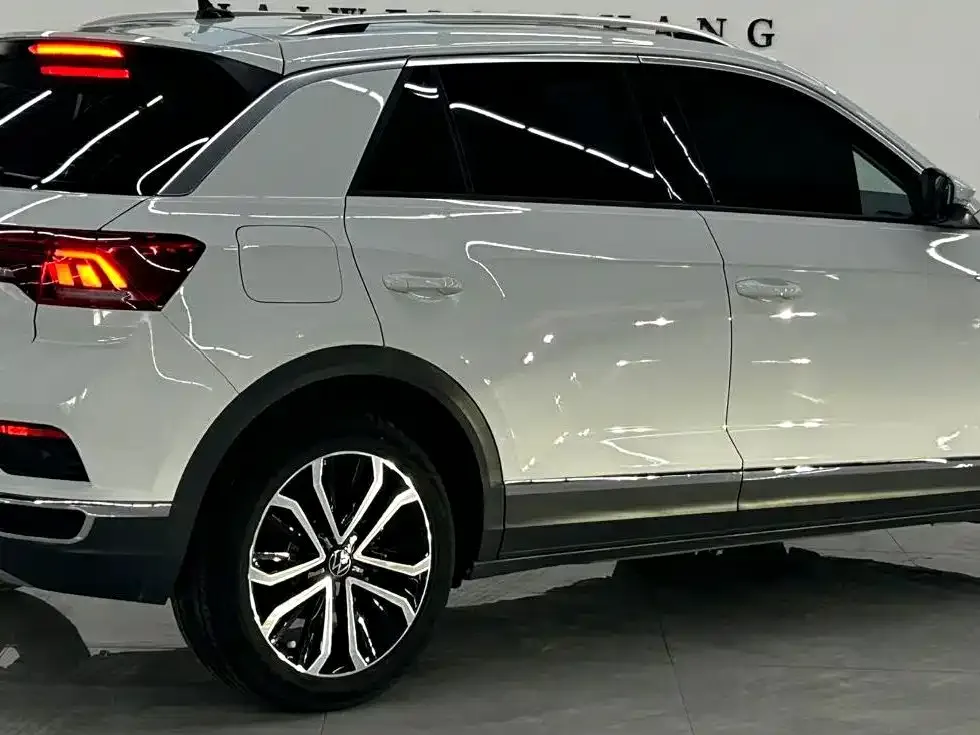 Volkswagen T-Roc — фото 3