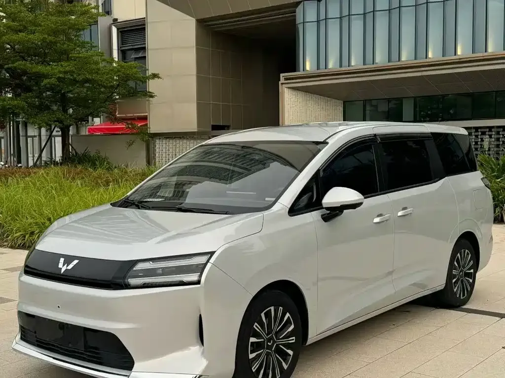 Wuling Xingguang 730 New Energy — фото 1