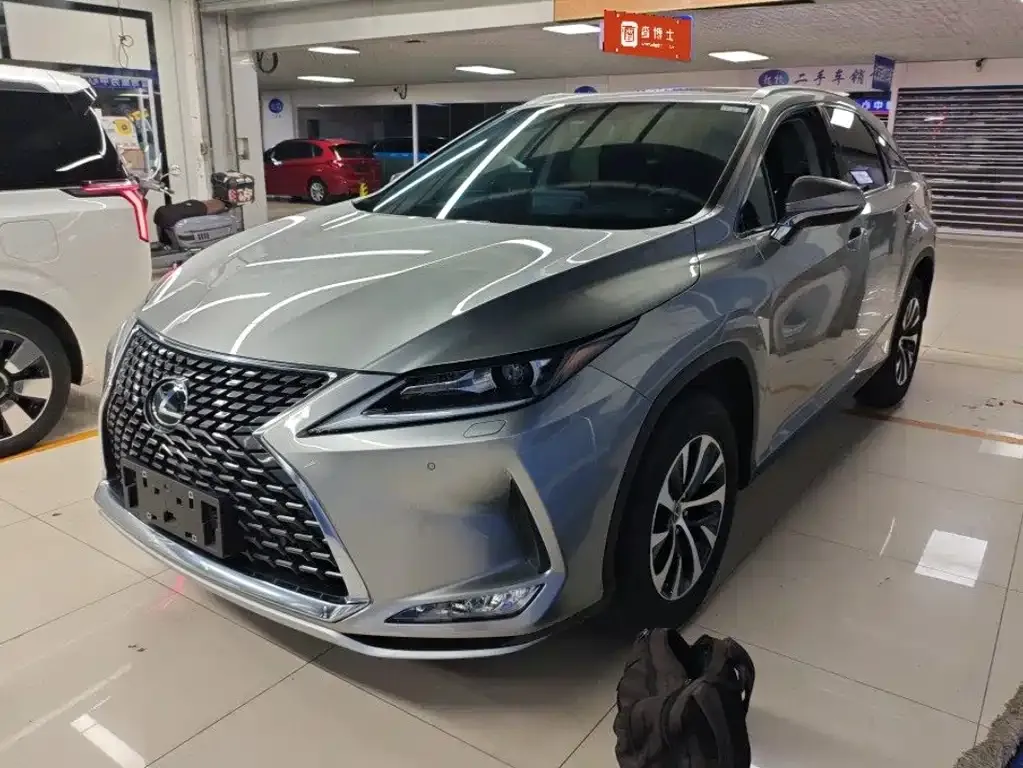 Lexus RX — фото 1