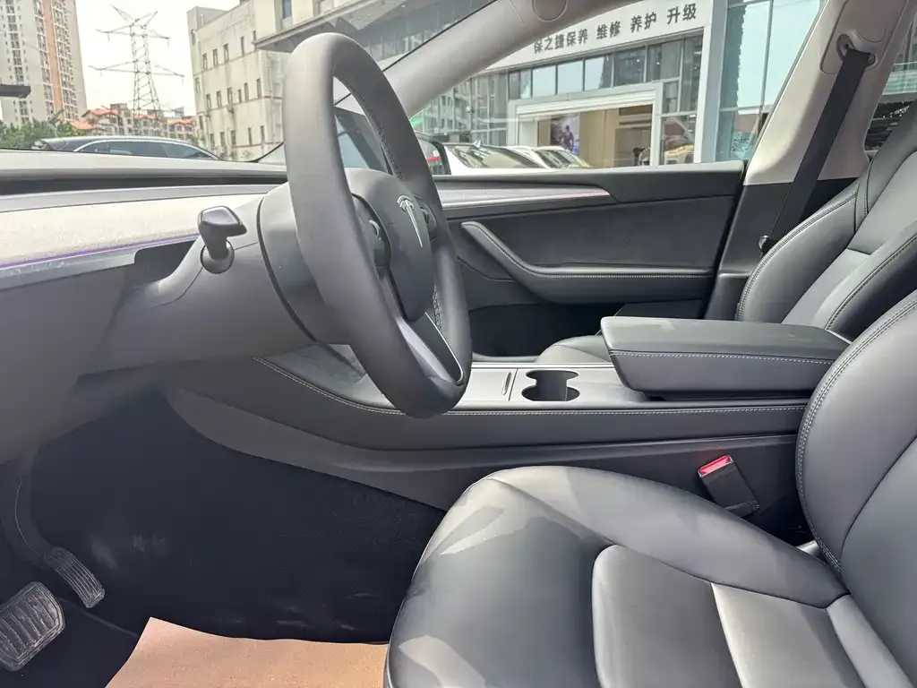 Tesla Model Y — фото 7