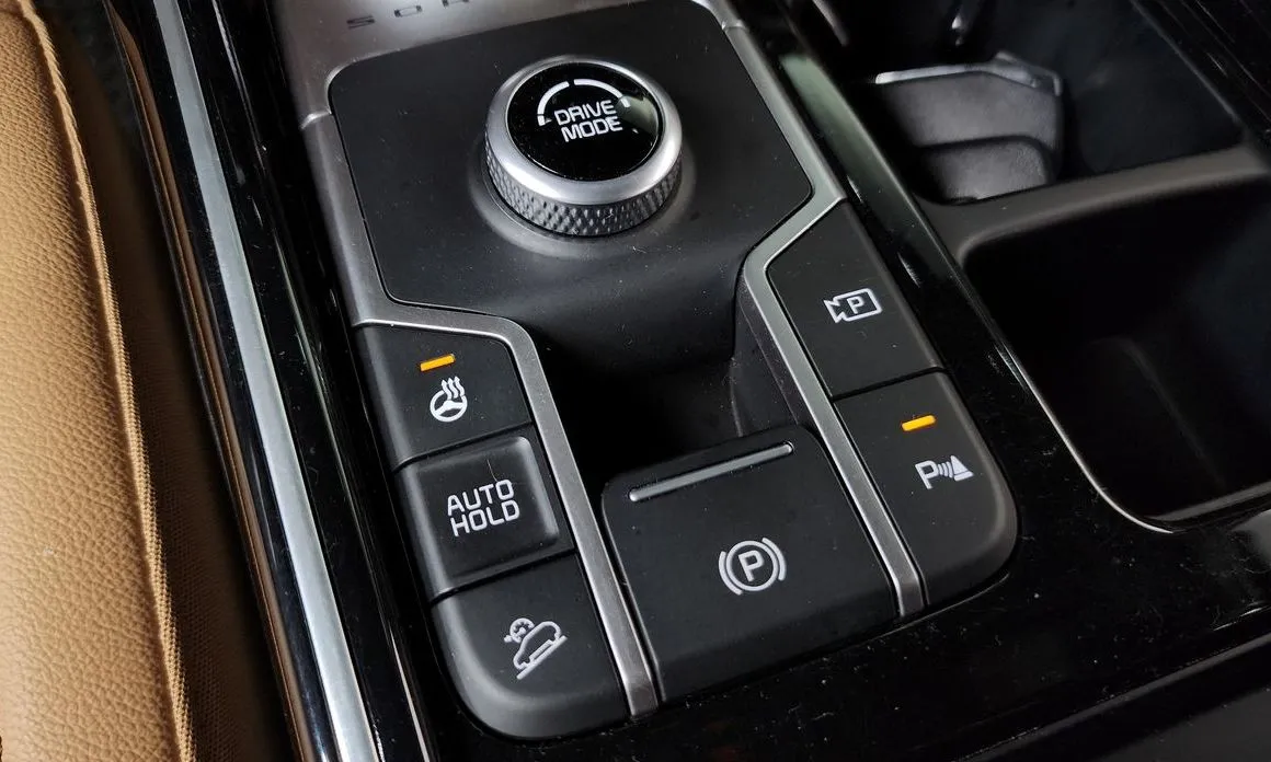 Kia Sorento — фото 8