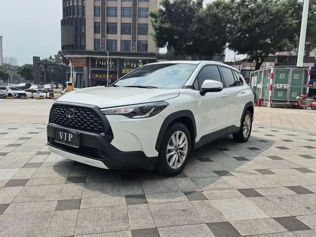 Toyota Corolla Cross — фото 1