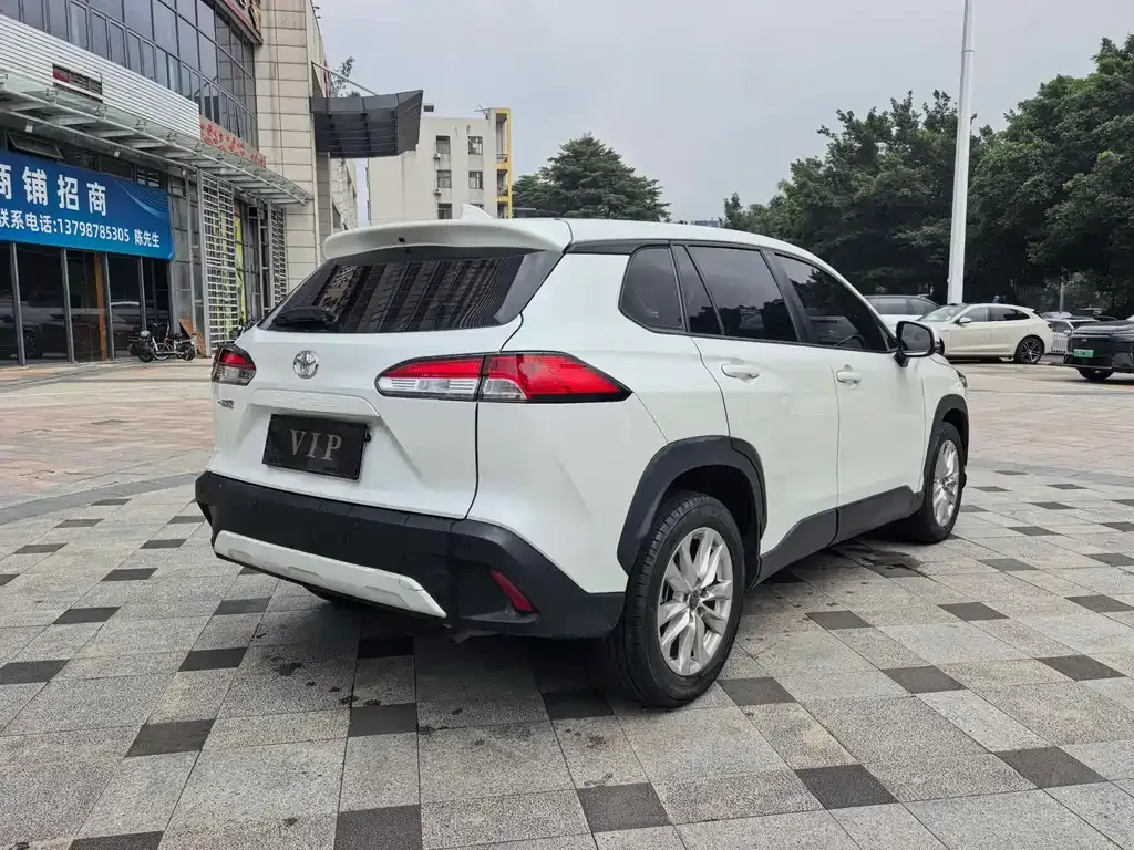 Toyota Corolla Cross — фото 10