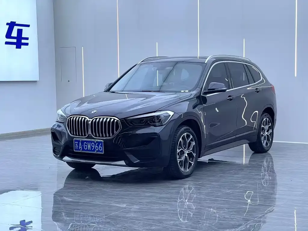 BMW X1 — фото 1
