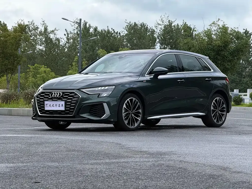 Audi A3 — фото 1